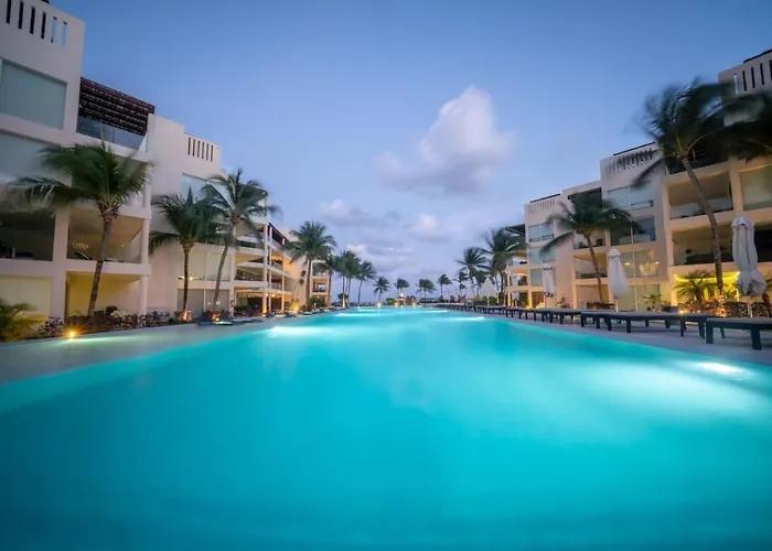 Luxury Complex - Infinity Pool And Private Beach Club - At The Elements Condos 108