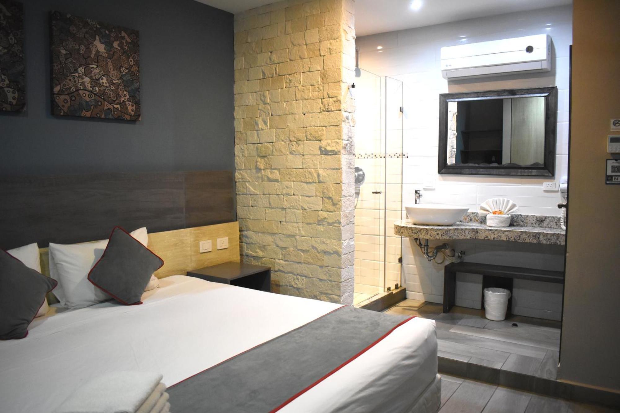 Bfh Attraction- Deluxe - 2oo Metros Del Mar, Centro Hotel 4*
