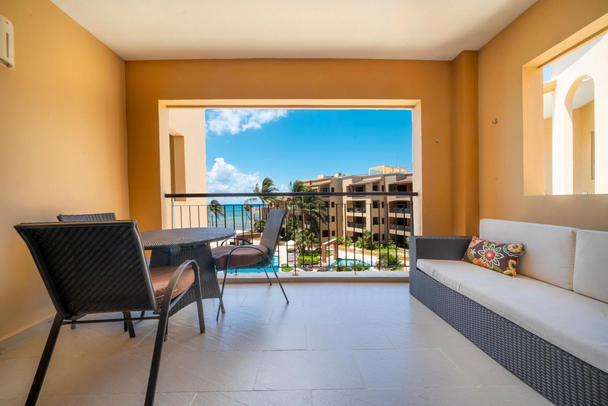 Surf 301 - Luxury Oceanview Beachfront With Gym - At El Faro Playa del Carmen