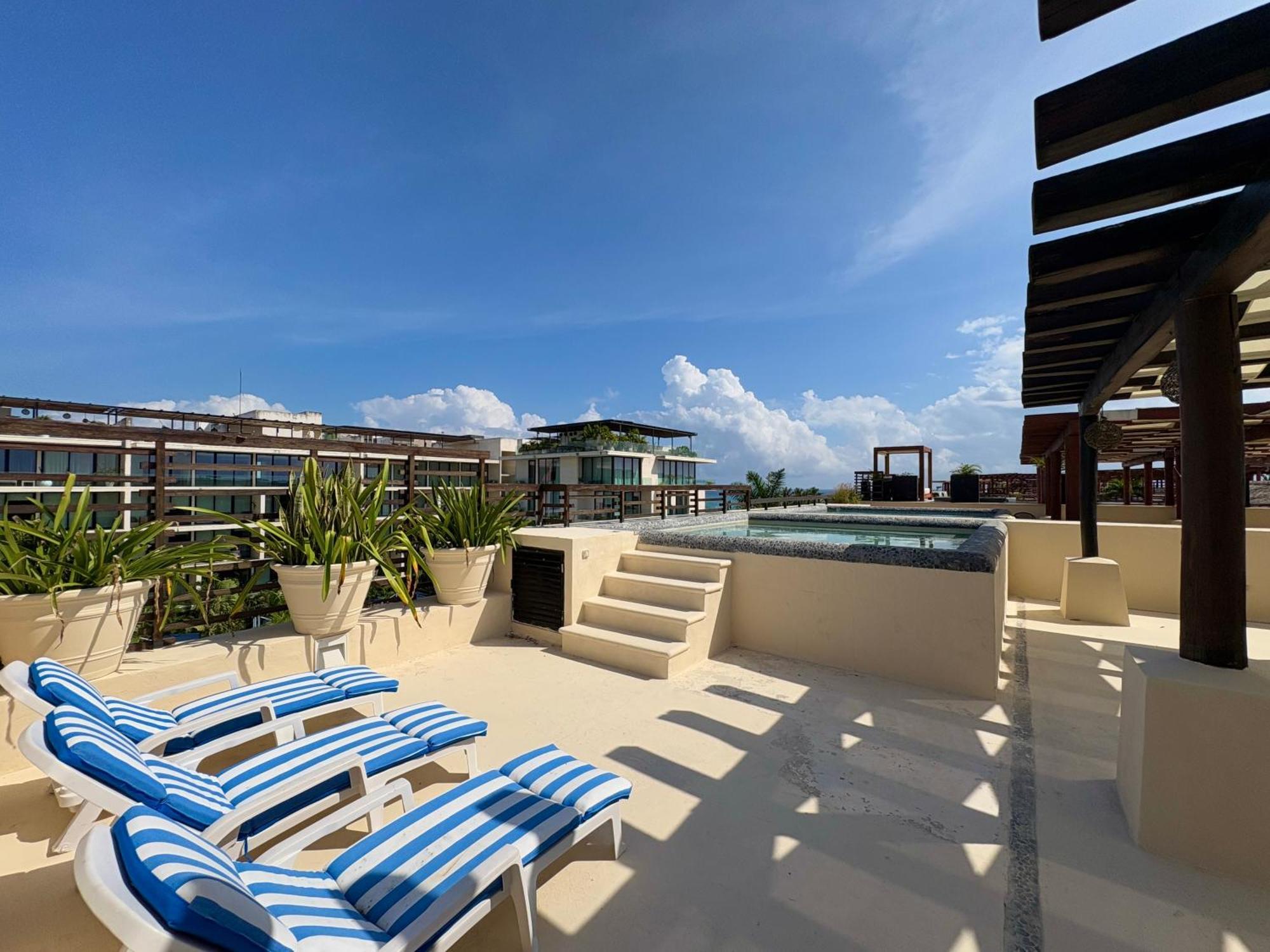 Awesome At Aldea Thai Beachfront Apartahotel *