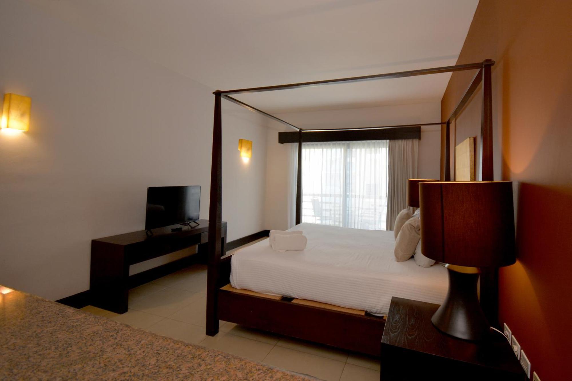 Awesome At Aldea Thai Beachfront Apartahotel *