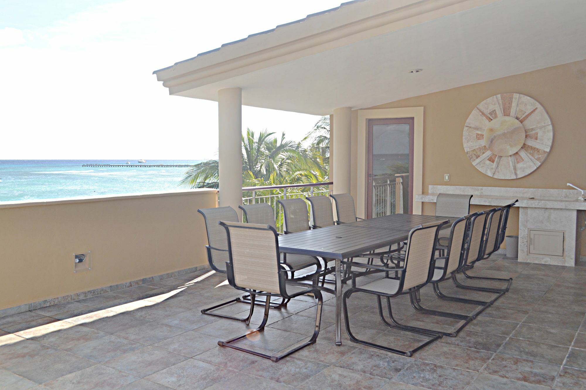 El Faro Aparthotel