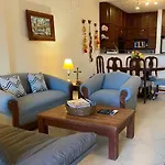 Departamento Frente Al Mar Con Dos Recamaras Y Seguridad 24 H A Dos Cuadras De La Quinta Avenida