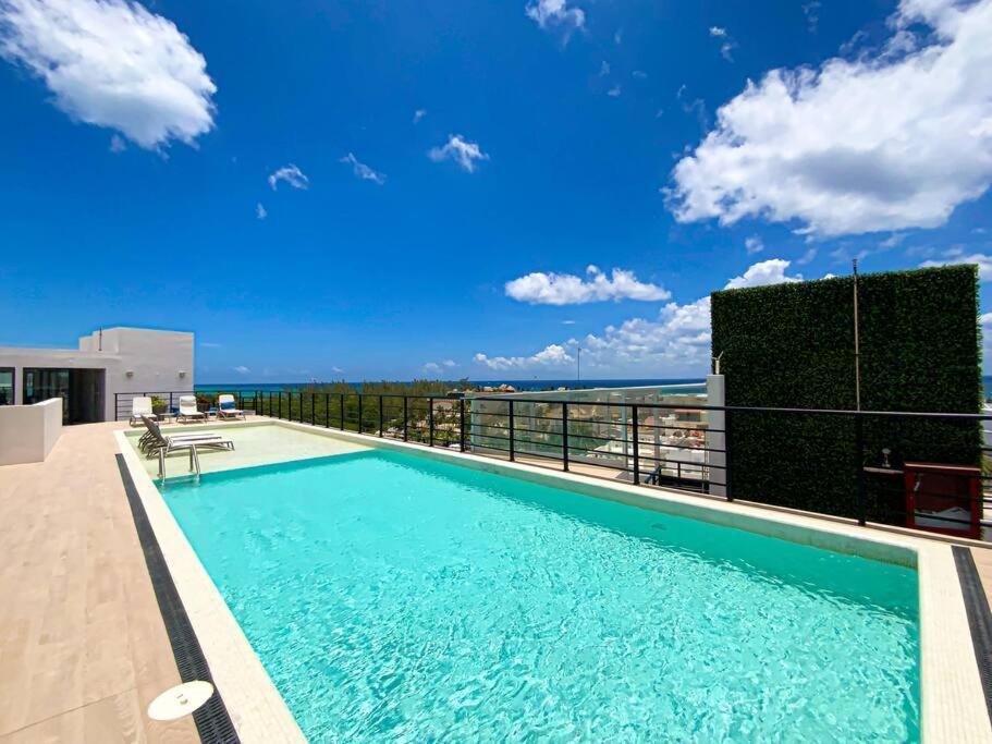 Beautiful + Luxury + Ocean View + Pool Apartment