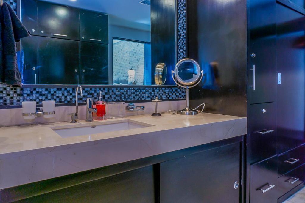 Executive Penthouse With Unobstructed Views At The Elements By Bric Сasa de vacaciones