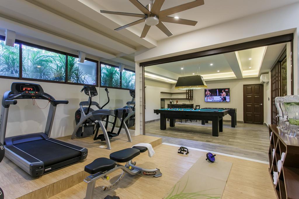 Villa Steps To Best Beach Unica 6bedroom