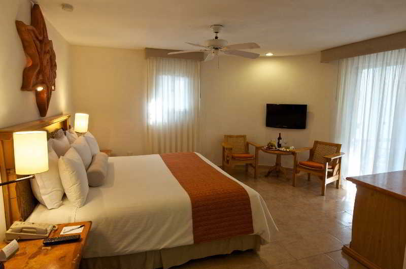 The Reef Playacar & Resort 4*