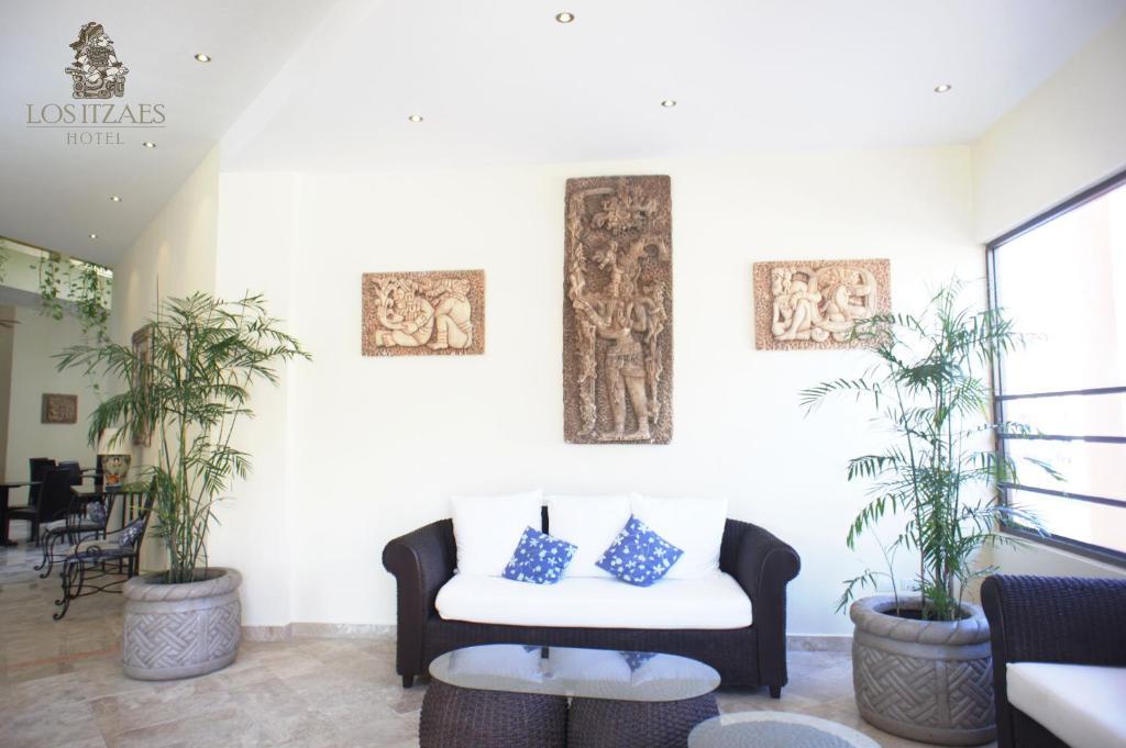 Itzaes Hotel 3*