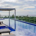 Happy Vibes Getaway With Stellar Oceanview Roof Pool!