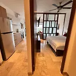 Chic 1Br Apartment In Playa Del Carmen Steps To 5Th Ave