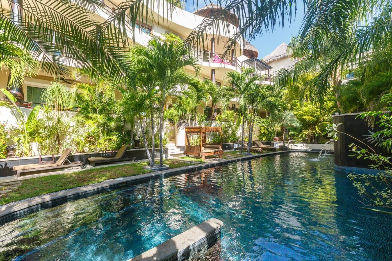 El Taj Oceanfront&beachside 4*