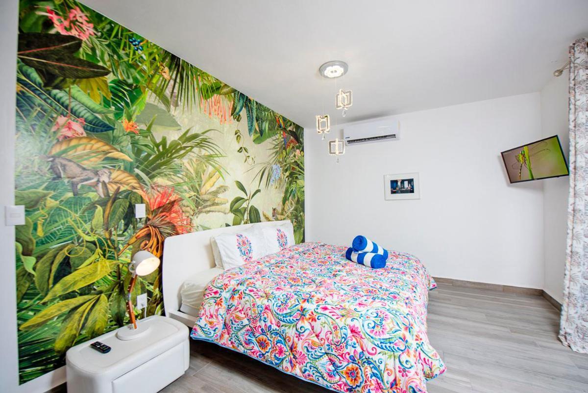 Charming & Comfortable House, 15 Min To Downtown Holiday home