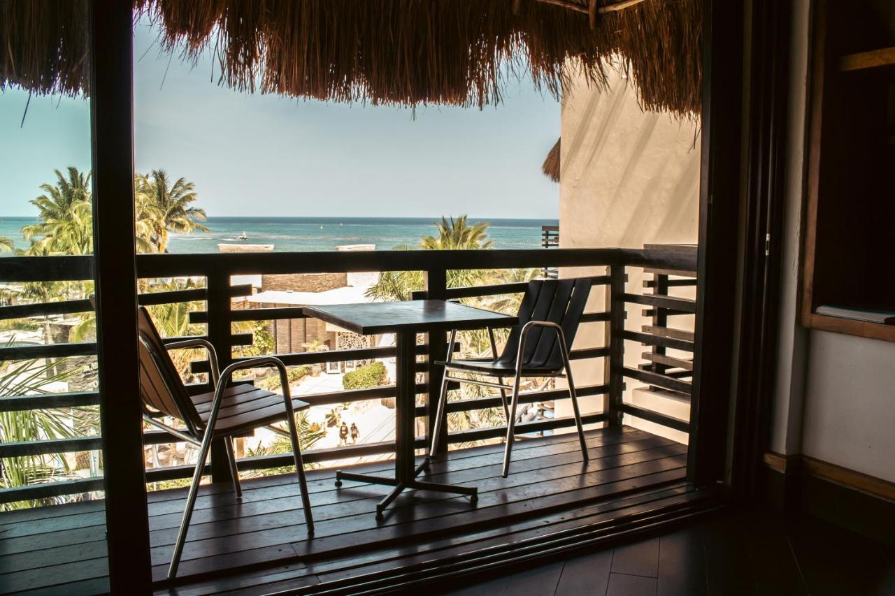 Aldea Thai Beachfront Apartment *