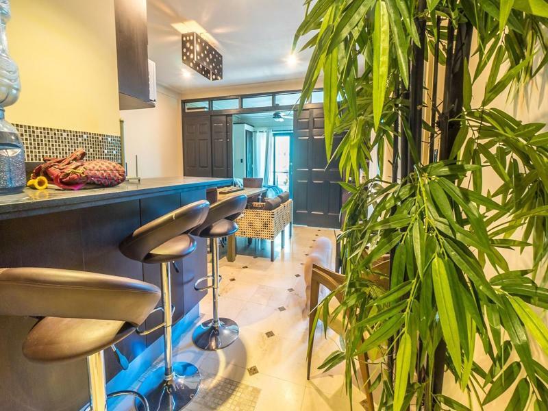 Lotus Midtown By Bvr Apartment