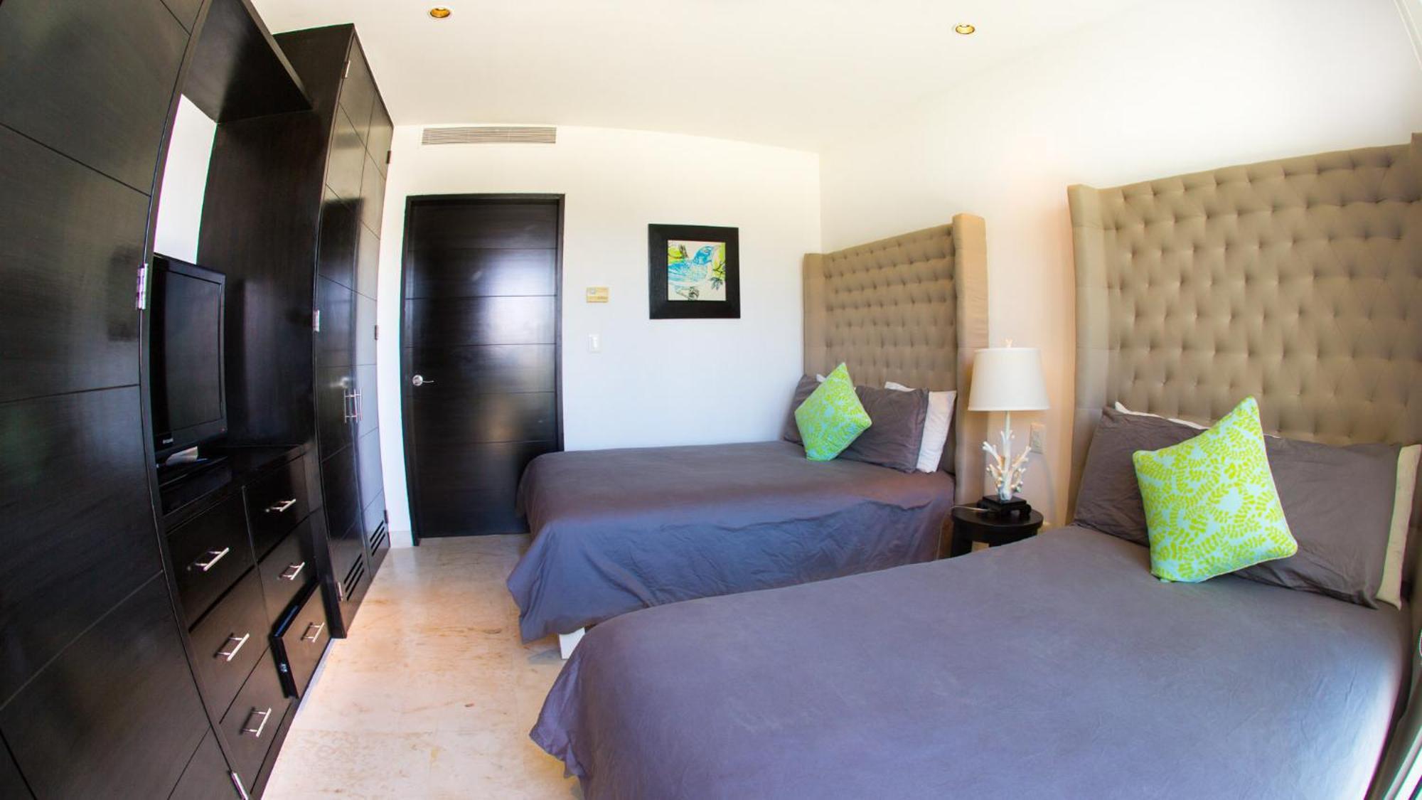 Aparthotel The Elements Oceanfront & Beachside 4*
