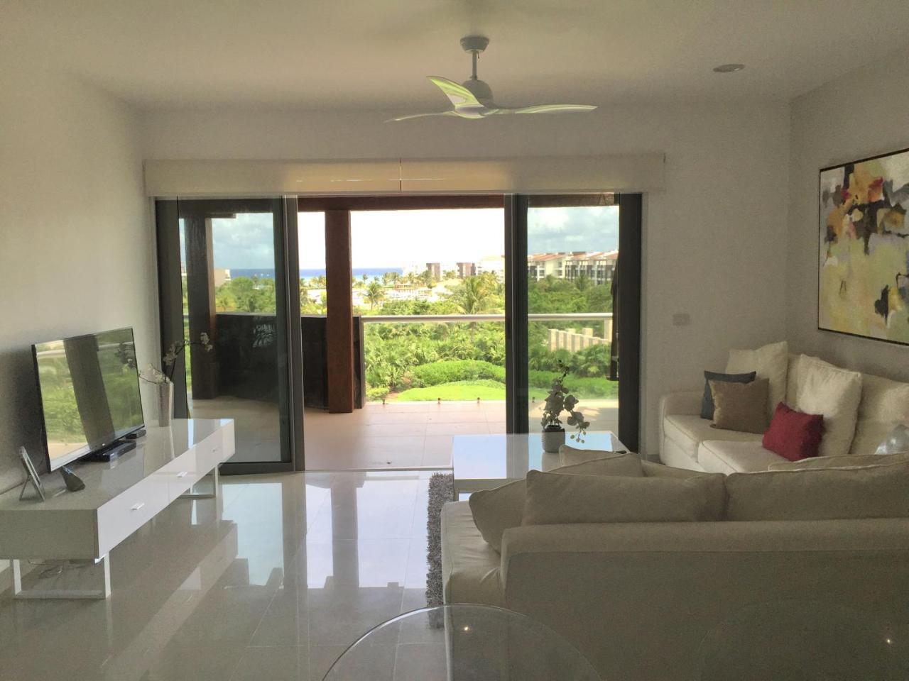 Boutique Oceanfront Apartahotel Playa del Carmen