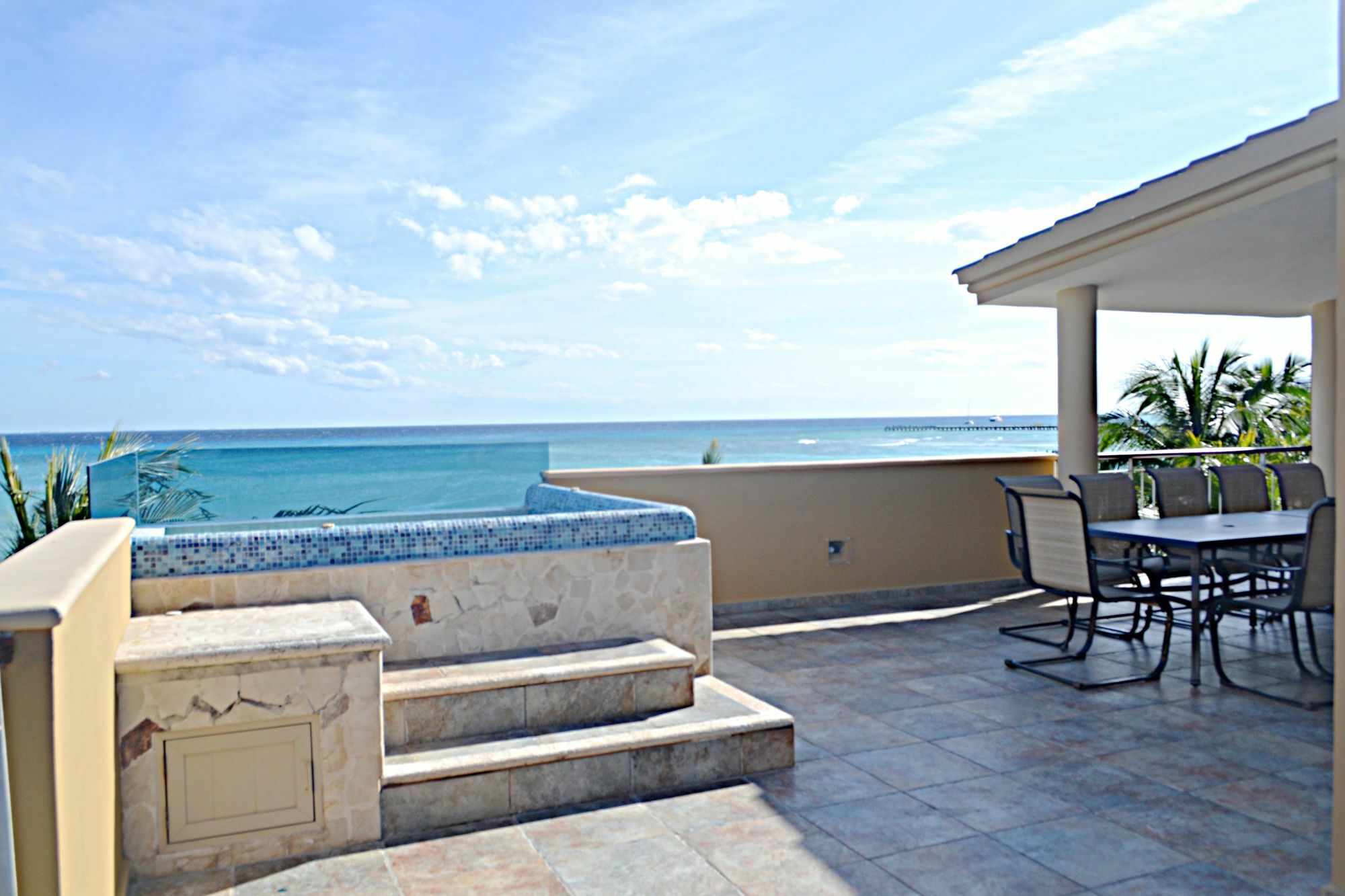El Faro Aparthotel