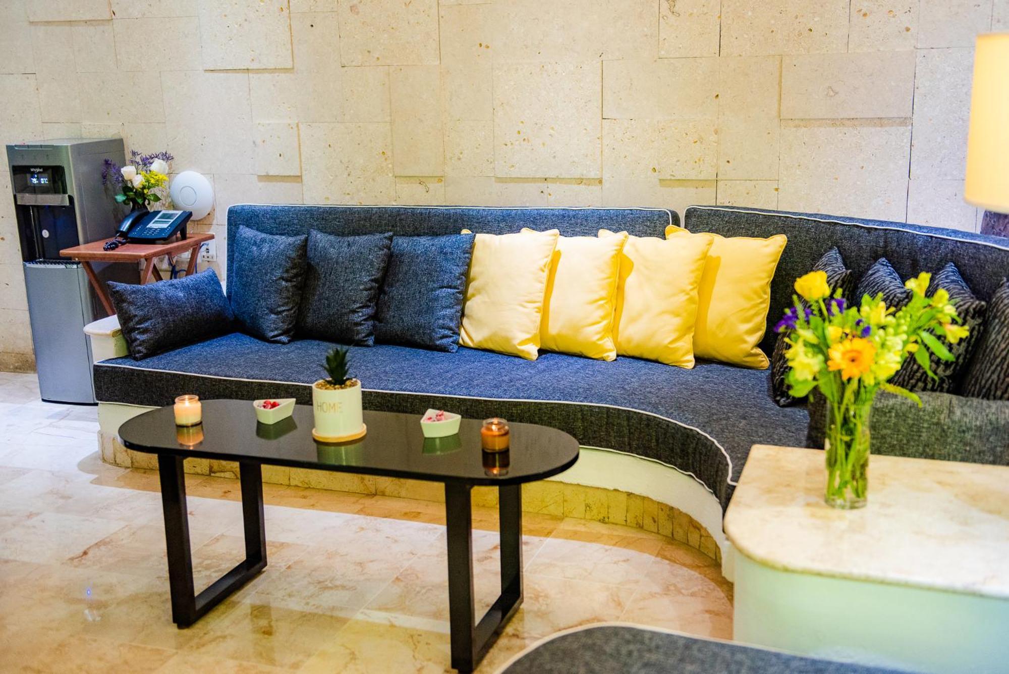 Maya Hotel&beachclub Hotel